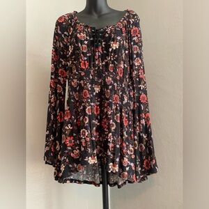 NWOT VENUS Floral Bell Sleeve Stevie Boho Tunic Top Large